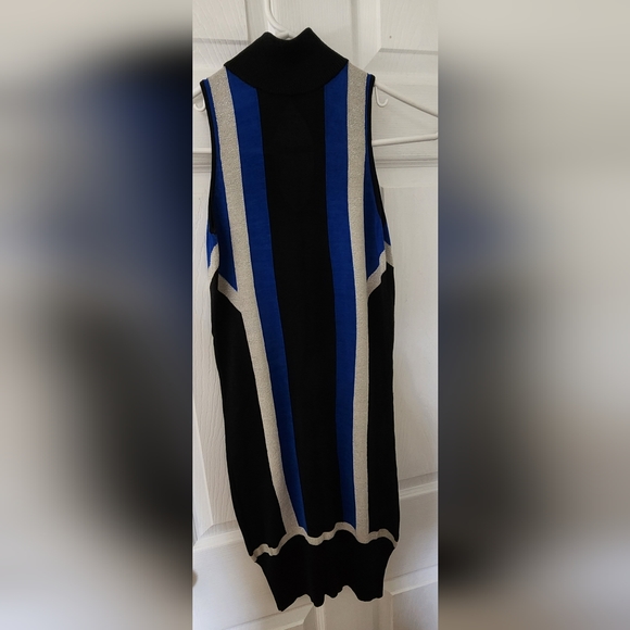 Women's Top - Picture 3 of 3